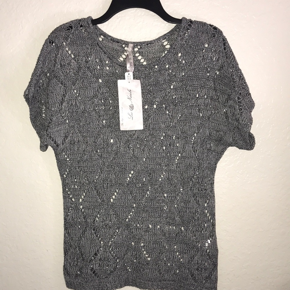 Knitted Gray Leo & Nicole tunic blouse